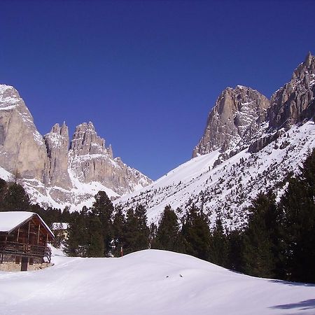 Rifugio Gardeccia Huette Pozza di Fassa Bagian luar foto