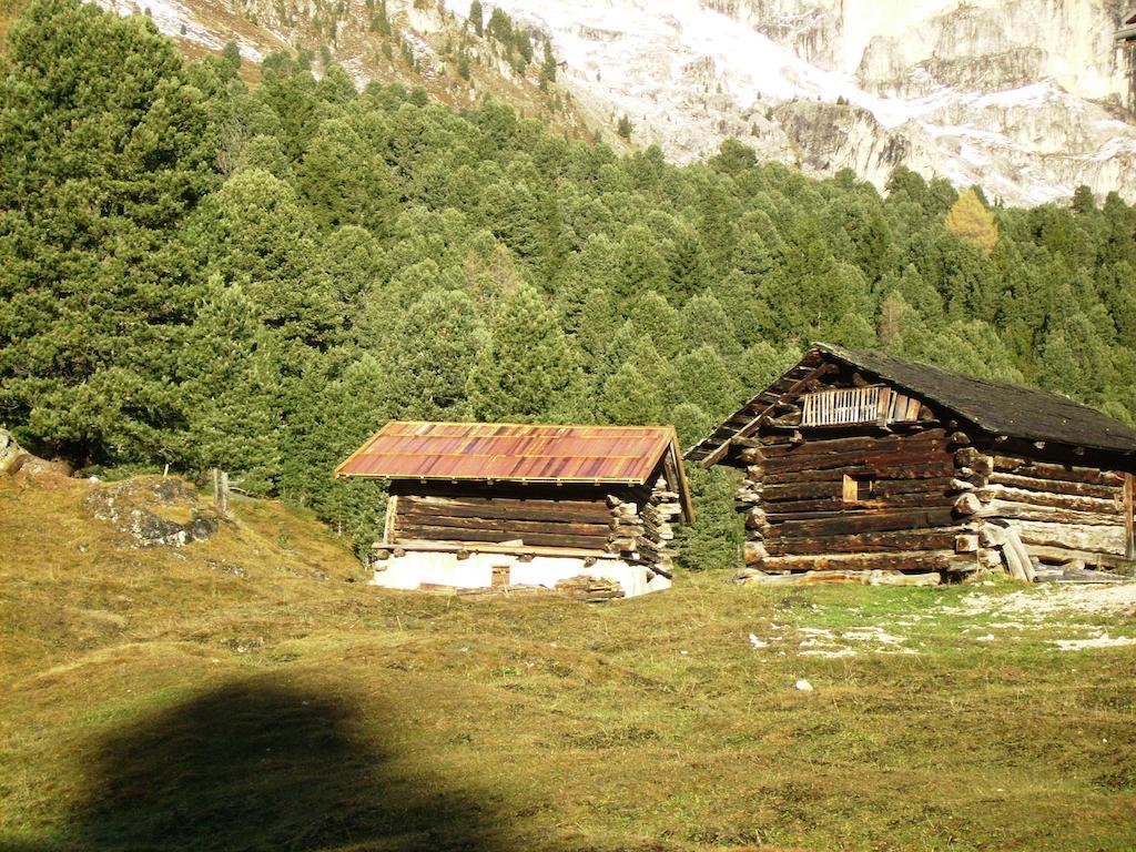 Rifugio Gardeccia Huette Pozza di Fassa Bagian luar foto
